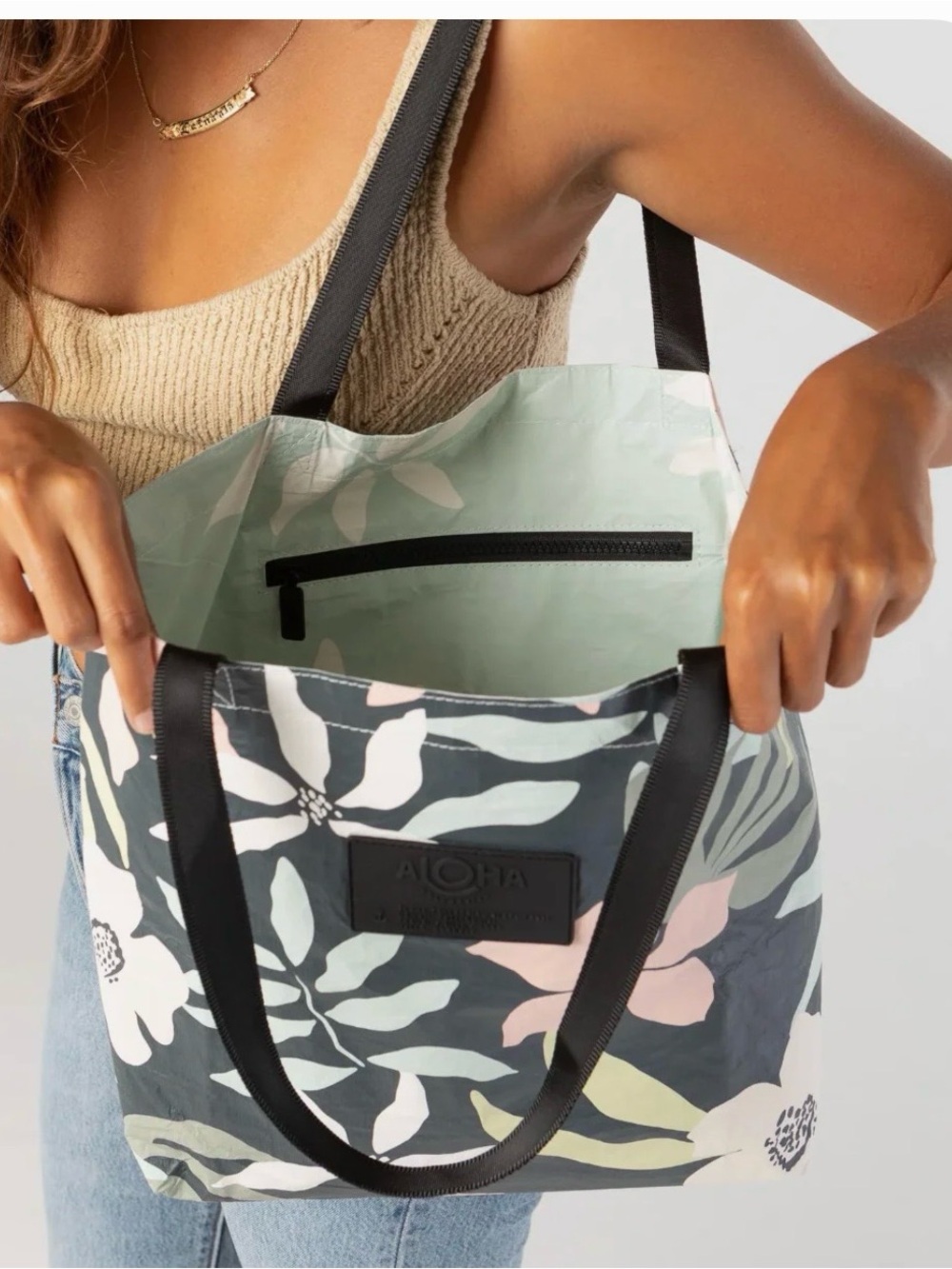 ALOHA Collection "Flora Reversible Tote Eve" NWT - Picture 5 of 7